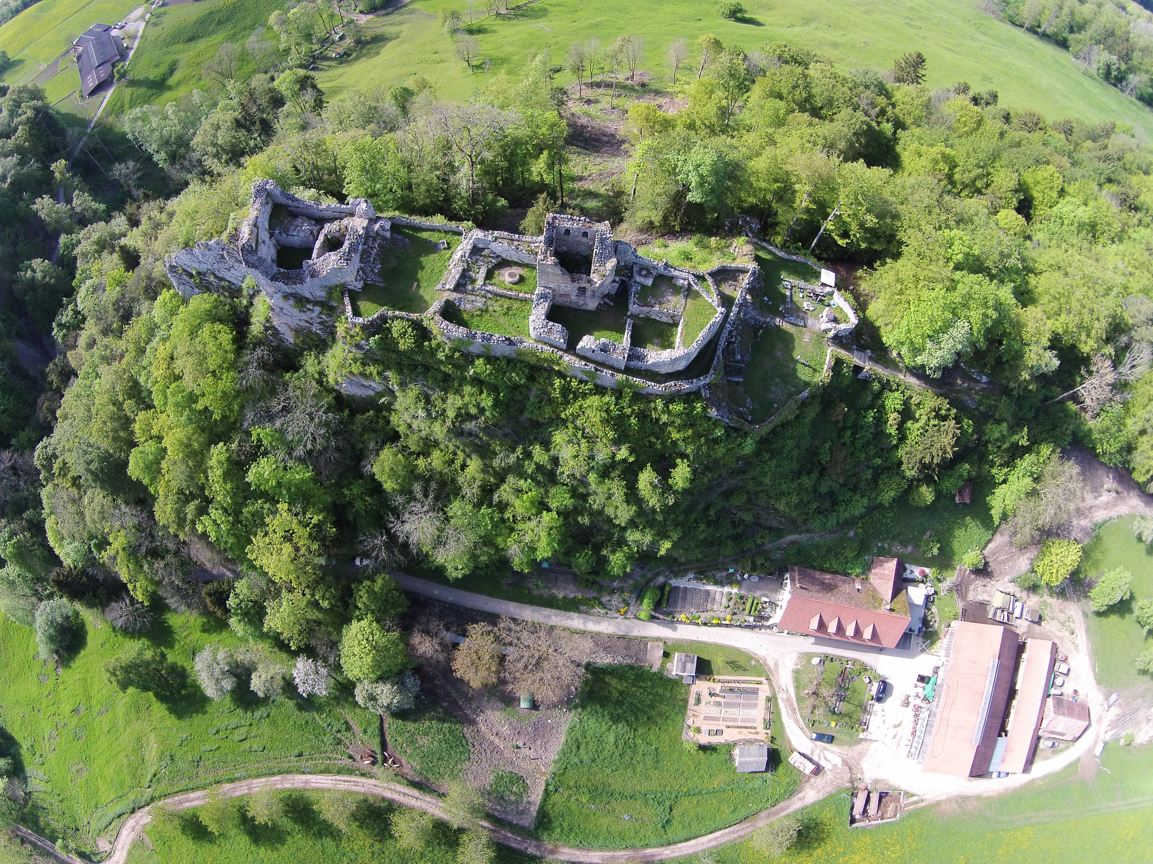 Pechburg gefilmt mit DJI Phantom II Vision+ HD Kamera und iPhone FPV