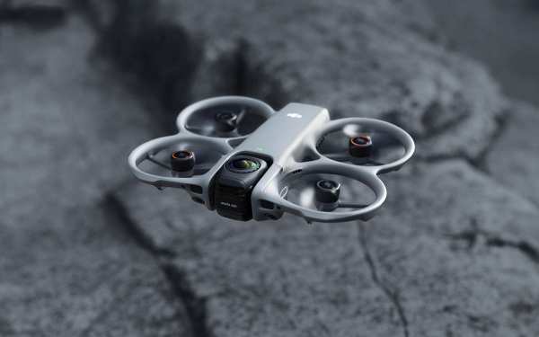 DJI Avata 360 in Flugansicht