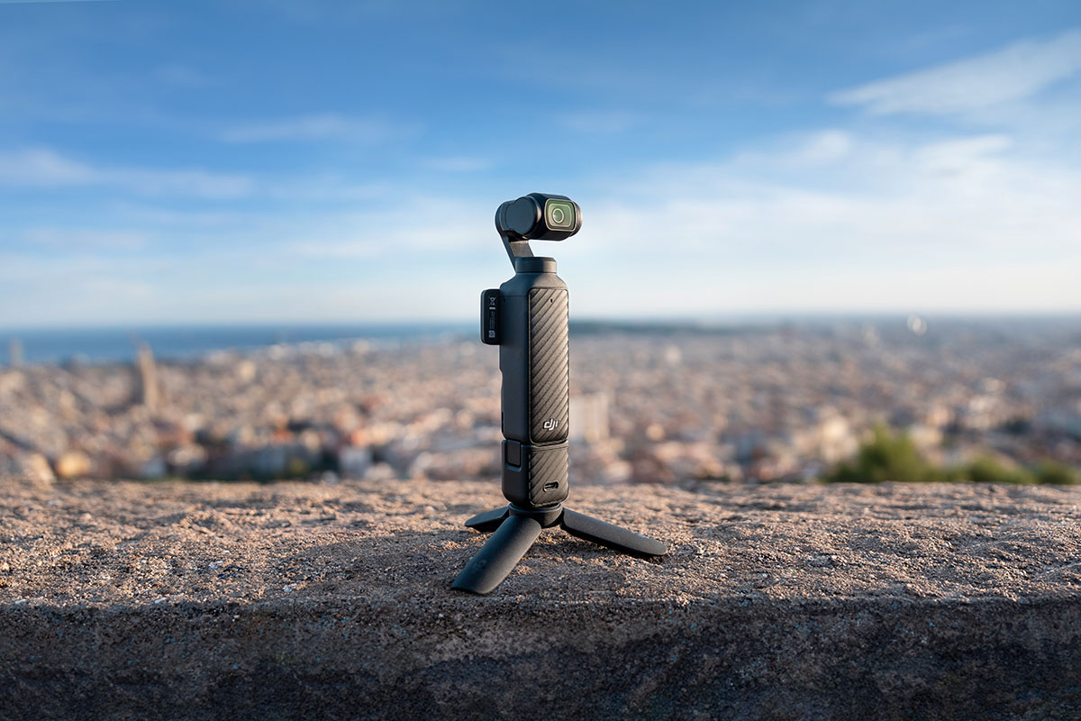OSMO-Pocket-4_Urban-Vlog_Mini-Tripod_-02