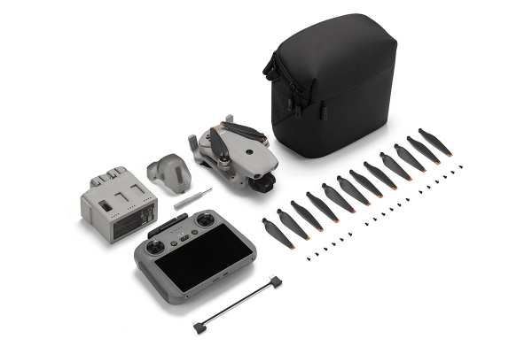 DJI-Drohne mit RC-2-Fernsteuerung, weitere Ansicht